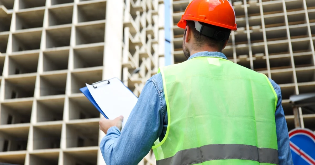 building inspector do a building inspection